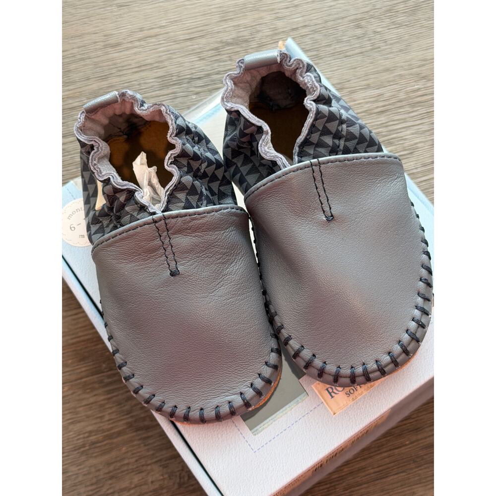 Robeez Baby Boy Classic Moccasin Geo Crib Shoes. NWT. 6-12M - Picture 2 of 3